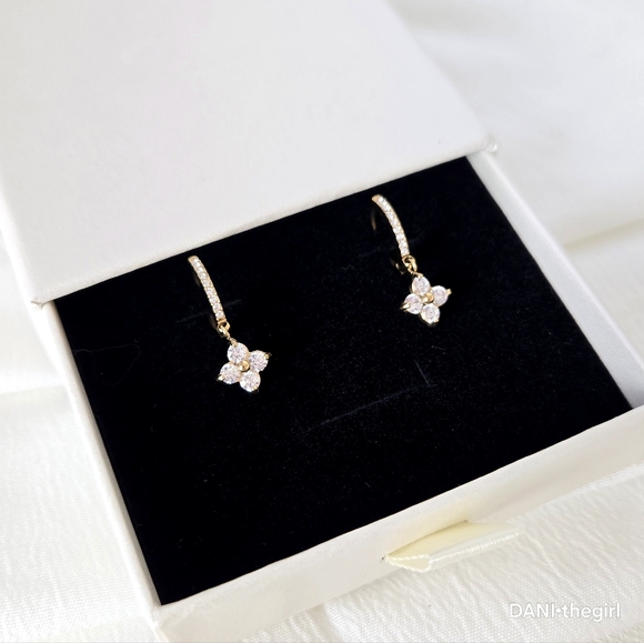 Gold CZ Diamond Clover Hoop Earrings - Picture 10 of 10